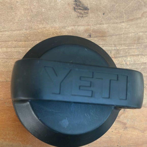 YETI Black Bottle Cap with Handle - Picture 2 of 12